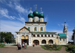 В уездном городе... / Воскресенский собор - главный храм Тутаев