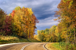 Осень на Мезмае / Осенняя дорога ведущая в п.Мезмай, где много природных достопримечательностей.