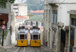 Утро городских трамваев... / Фуникулер Глория в Лиссабоне