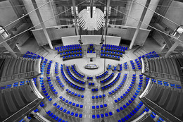 Blaue Stühle / ColorKey vom Plenarsaal des Reichstagsgebäudes in Berlin