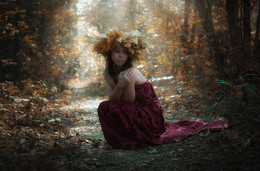 лесная фея / девушка в осеннем лесу