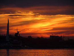 Севастопольский закат / Вид с пристани катеров на Северной стороне