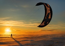 Солнечный ветер. / Зимой под парусом по льду Жигулевского моря.