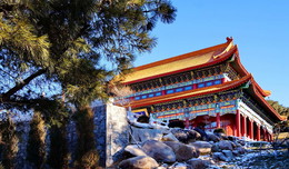 Буддийский храм в горах. / Китай.