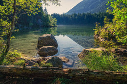 Выходя из Сказочного леса... / Озеро Хинтерзее, Альпы, Верхняя Бавария.

http://www.youtube.com/watch?v=RuWNRHyuzH0