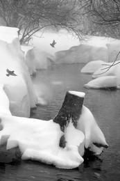 Зимняя миниатюра. / Зимний ручей с птицами в метелицу.