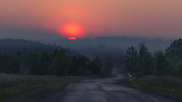 Закат на дороге в Енисейск / Дорога из Красняорска в Енисейск, где то в районе Казаченского, как мне кажется.