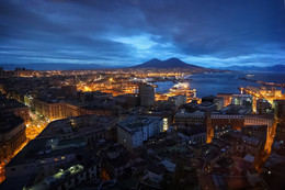 Вечерний город / Неаполь, вид сверху
