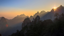 Новый день / Восход солнца в Хуаншане (Китай)