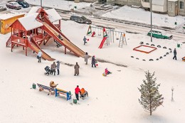 По не первому снегу / Двор в городе Балашиха