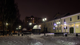 Вечерний покой. / Университетский дворик.