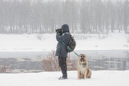 Фотограф. / Фотограф, собака, река...