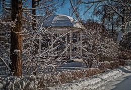 Беседка в морозный день. / Парк Сокольники.