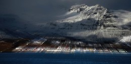 Меж двух стихий / один из городков Исландии