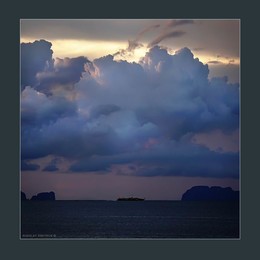 вечерний теплоход. Ko Lanta / music: music: Chase Eagleson-Fly Me To The Moon 
https://www.youtube.com/watch?v=Ecx66NV93RA