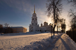 Утро на Соборной площади / Соборная площадь, вид на Успенский собор, г. Владимир.