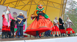 Масленица гуляла! / [img]http://rasfokus.ru/upload/comments/b76f59dfd88e79a0f1b1b1290eec3ec2.jpg[/img][img]http://rasfokus.ru/upload/comments/90e8c1889ac8f8ebb9bc96bf0d2cbc03.jpg[/img][img]http://rasfokus.ru/upload/comments/69a0a2a920c2438ba0ab163ad0551aad.jpg[/img]Масленица гуляла в Ростове на Дону 2018г