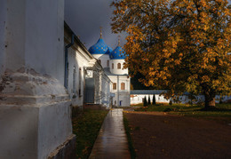 Дождь прошел... / Юрьев монастырь