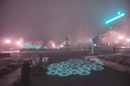 Ночной город / подсветка на площади