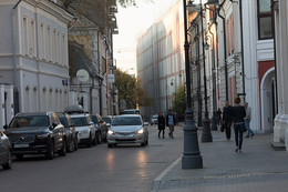 Одинокий город / в городских джунглях.