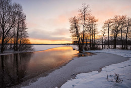 Холодный вечер / зима,озеро,река,вечер,берега,лед,снег,пейзаж