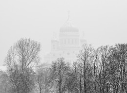 На светлой стороне / Храм Христа Спасителя