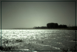 Озеро Волчьи ворота. / Фото снято во время пыльной бури в степи.
