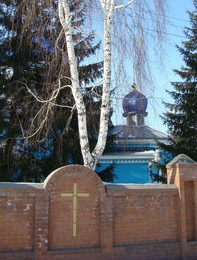 Храм в предместье. / Один из не многих храмов,служивших в течение 20 века в предместье Новосибирска.