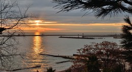 Про закаты / Очередная работа сделанная во время красивого заката в Сочи, с видом на морской порт Сочи.