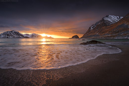 &quot;Вуаль расшитая золотом&quot; / Haukland beach, Lofoten, Norway.