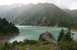 Горное озеро / Большое Алматинское озеро