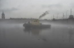 В тумане... / Над рекой Невой стоит туман...