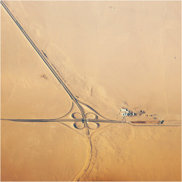 &nbsp; / строительство автодороги в пустыне