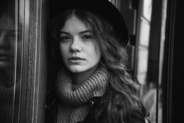 319 / фото: Марина Щеглова
модель: Виктория Винник
локация: Печатный двор &quot;Филипп&quot;