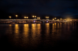 Огни ночного Петербурга / Благовещенский мост. Санкт Петербург. Снимок сделан с Английской набережной.