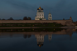 Город зажигает огни... / ***