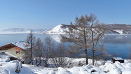Кромка льда на Байкале в истоке Ангары / Кромка льда на Байкале в истоке Ангары, которая не замерзает в истоке даже в суровые зимы.