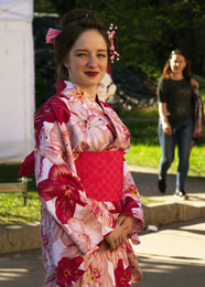 Девушка в кимоно / ***