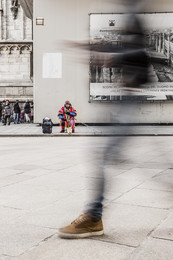 Ритмы города / Milano Duomo Street musicians shadows ghosts