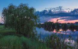 Майский вечер у реки... / Краснодарский край, окраины станицы Пластуновской.