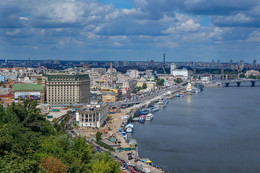 Киев вид на Днепр /со смотровой площадки../ / ------