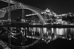 Ночь над рекой Дору / Мост Лиуша, Порту, Португалия.