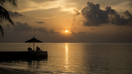 Тихий вечер / Мальдивы на закате.