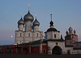 Вечернее / Аптека, улица, луна...
Ростов Великий.