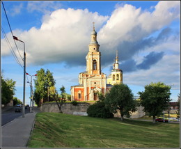 городская зарисовка / город Серпухов