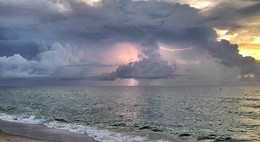Гроза над океаном / Тропический рассвет Флориды, это не фотошоп, оригинальные молнии