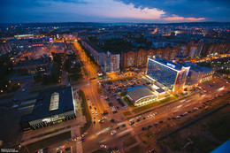 Красивый ночной Новокузнецк / Красивый ночной Новокузнецк (спереди площадь торжеств, справа сквер Ермакова и гостиница Парк Инн)