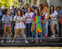 Зрительницы... / Из серии &quot; Гей парад в Сан Франциско&quot;