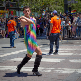 На каблуках / Из серии &quot;Гей парад в Сан Франциско&quot;