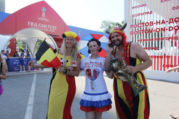 Спасибо Россия! / Россия очень гостеприимная и красивая страна!
[img]http://rasfokus.ru/upload/comments/3e7f222354db09b89c7c5762e5073005.jpg[/img][img]http://rasfokus.ru/upload/comments/366fe68f92d06a78855fcb3a84ebe6b9.jpg[/img][img]http://rasfokus.ru/upload/comments/b9d172c2b50e73235e9c603c940ebe45.jpg[/img][img]http://rasfokus.ru/upload/comments/ae23b7fa684bf9862ffcae4ae7276100.jpg[/img][img]http://rasfokus.ru/upload/comments/a20e04fd80af11ac8ea21047417df4a6.jpg[/img][img]http://rasfokus.ru/upload/comments/36c03459a883dc8777c5febb47256a2f.jpg[/img][img]http://rasfokus.ru/upload/comments/bcdcf2351be21373a8c4216b71122718.jpg[/img]Всех подружила Россия и Футбол!